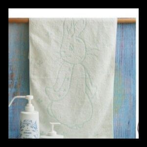 Bundle of 2 100% Cotton Peter Rabbits oversized Hand Towels green